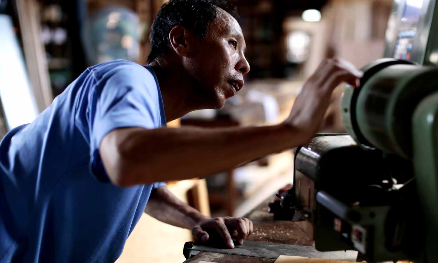 職人が作業をしている様子02